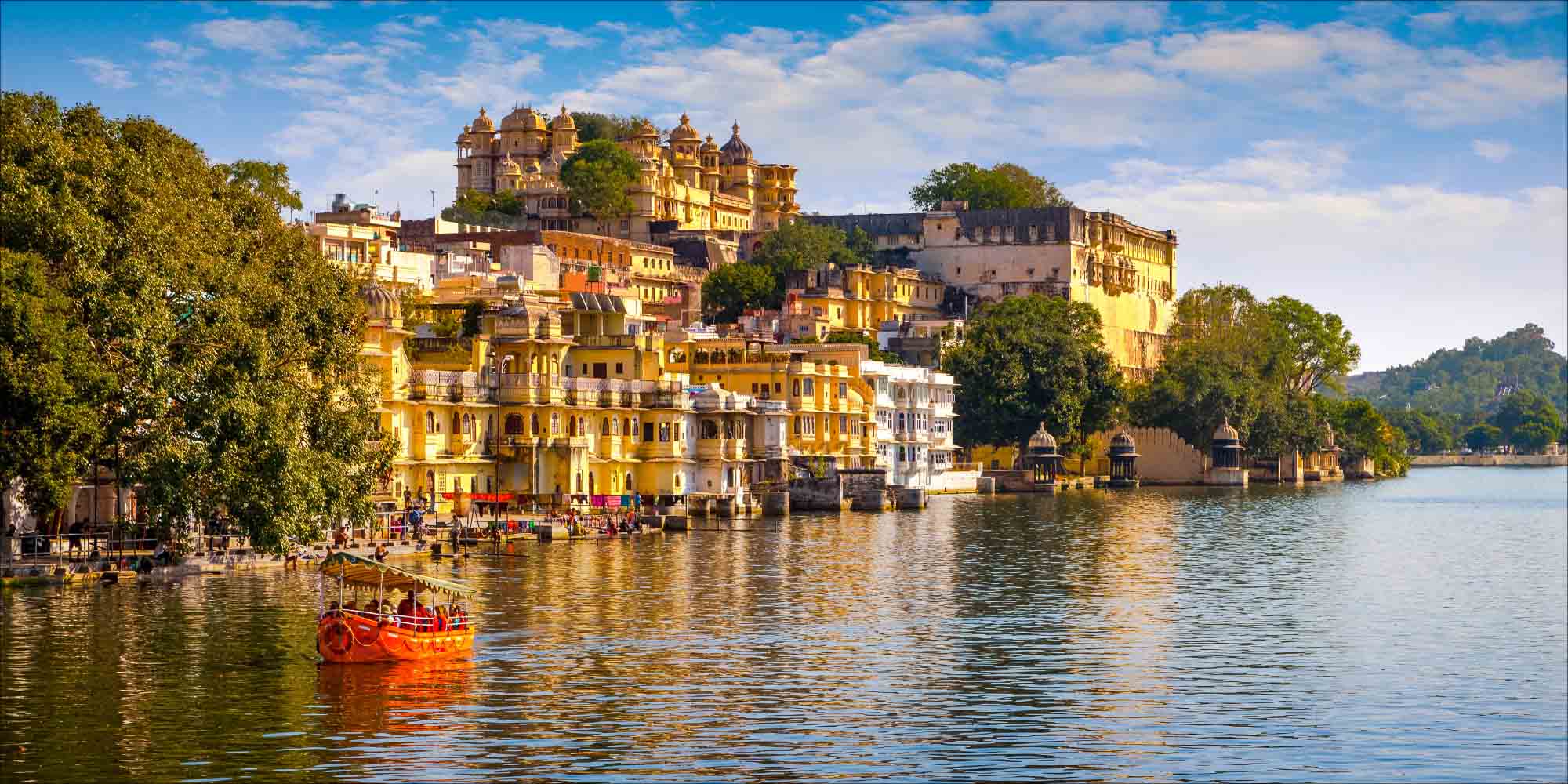 Read more about the article Top 10 Places to Visit in Rajasthan for First-Time Travelers